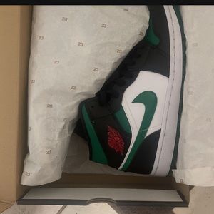 Air Jordan 1 pine green